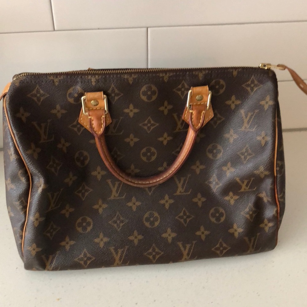 Louis Vuitton - authentic speedy 35
